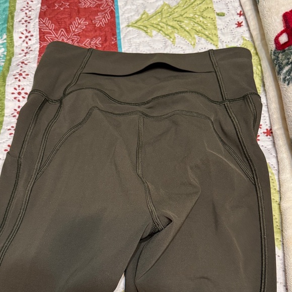 Lululemon Athletica Dark Green Leggings - Picture 4 of 6